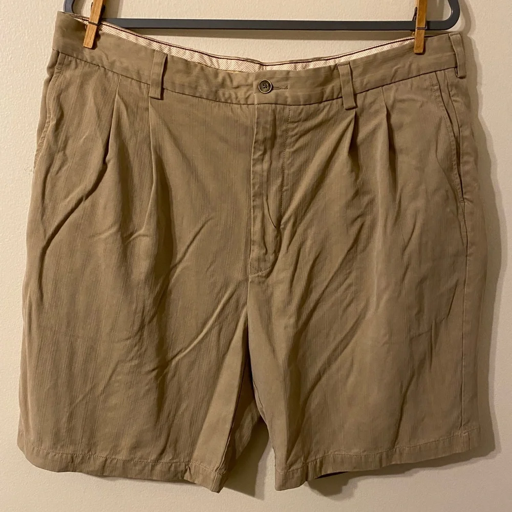 EUC Mens Tommy Bahama Beige Tan‎ Silk Blend Flat Front Shorts Size 38 Waist